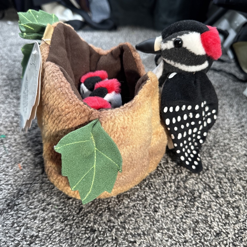 Rare Folkmanis Puppet Woodpecker Bird Stuffed Animal with Tree Nest & Baby Birds